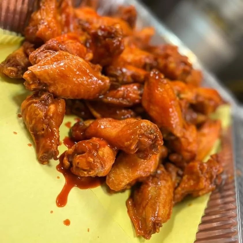 Wings World - Wheatland | 3207 E Kirnwood Dr #118, Dallas, TX 75237, USA | Phone: (214) 238-2738