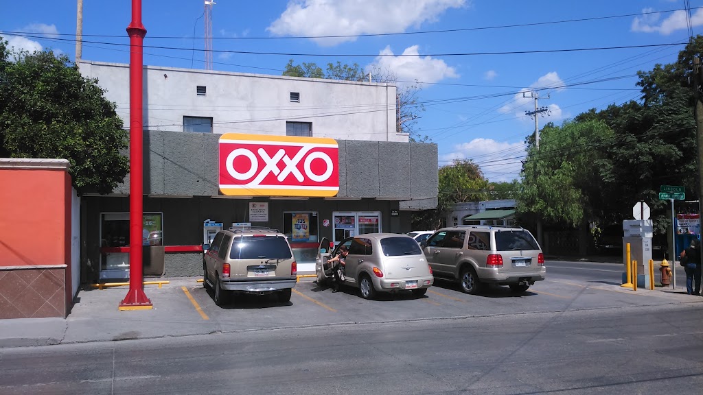 OXXO | Abraham Lincoln 3458, Juárez, 88209 Nuevo Laredo, Tamps., Mexico | Phone: 81 8320 2020