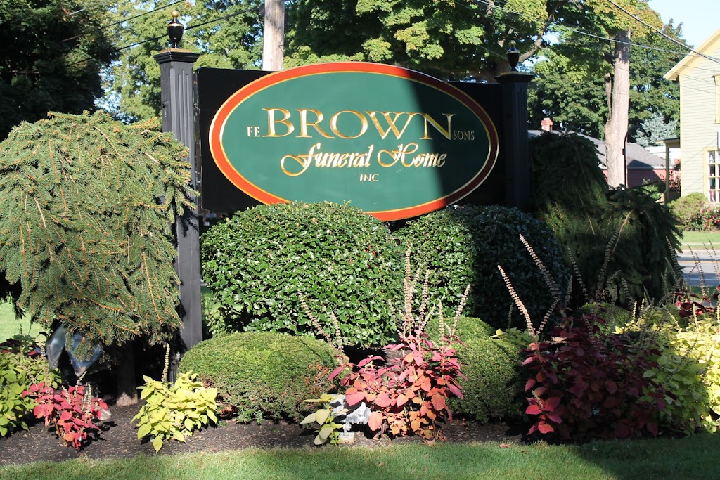 F E Brown Sons Funeral Home | 6575 E Quaker St, Orchard Park, NY 14127, USA | Phone: (716) 662-9321