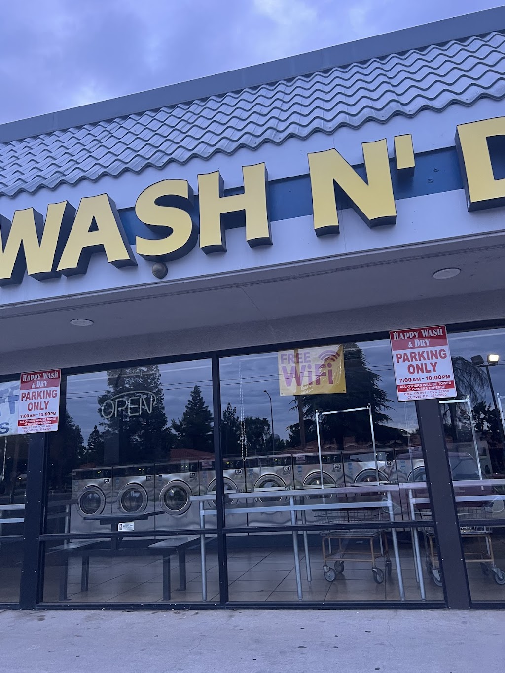 Happy Wash n Dry | 185 W Bullard Ave, Clovis, CA 93612, USA | Phone: (559) 606-4365