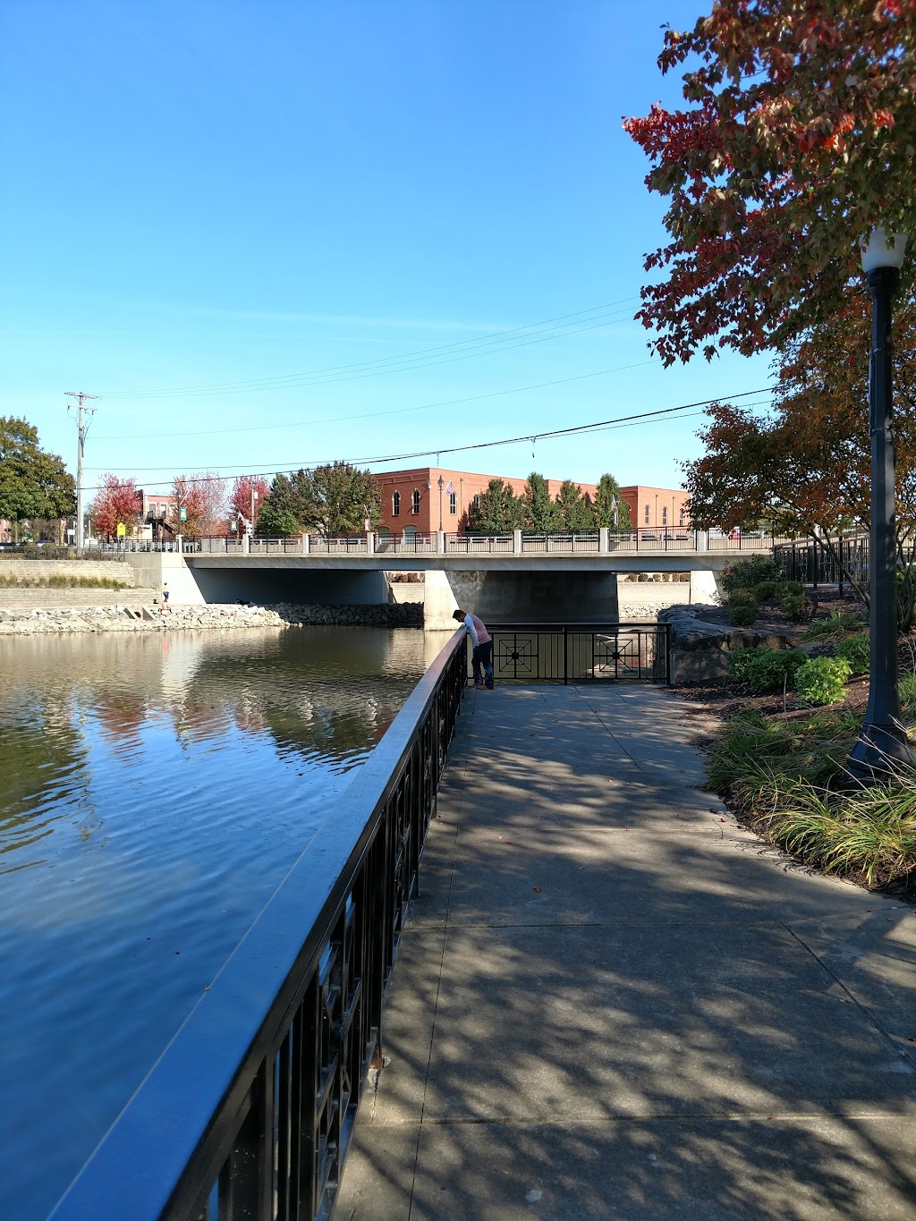 Log Cabin Laundromat & Dry Cleaners | 329 W Monroe St, Dundee, MI 48131, USA | Phone: (734) 529-2519