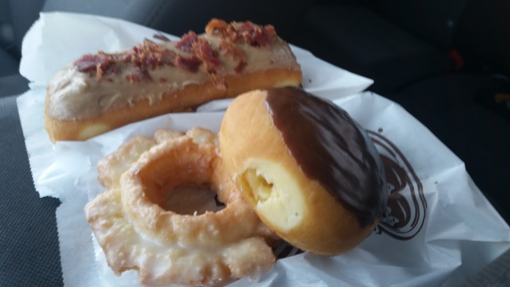 Raised Donuts & Bagels | 1240 E Ontario Ave Suite 106, Corona, CA 92881, USA | Phone: (951) 279-2747