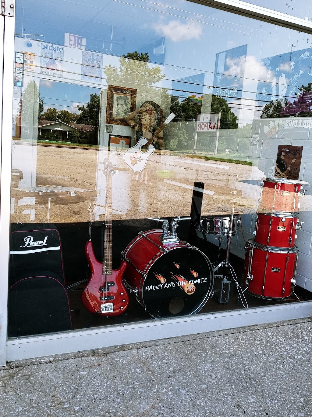 The Music Store/Red Door Studios | 626 Frankfort Rd, Shelbyville, KY 40065, USA | Phone: (502) 513-5012