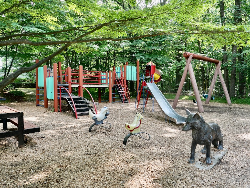 Lupa Zoo | 62 Nash Hill Rd, Ludlow, MA 01056, USA | Phone: (413) 583-8370