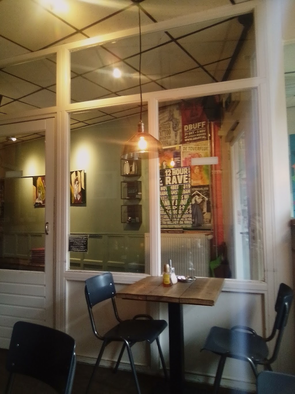 Coffeeshop Loft | Jan van Galenstraat 285HS, 1056 CA Amsterdam, Netherlands | Phone: 020 616 5134