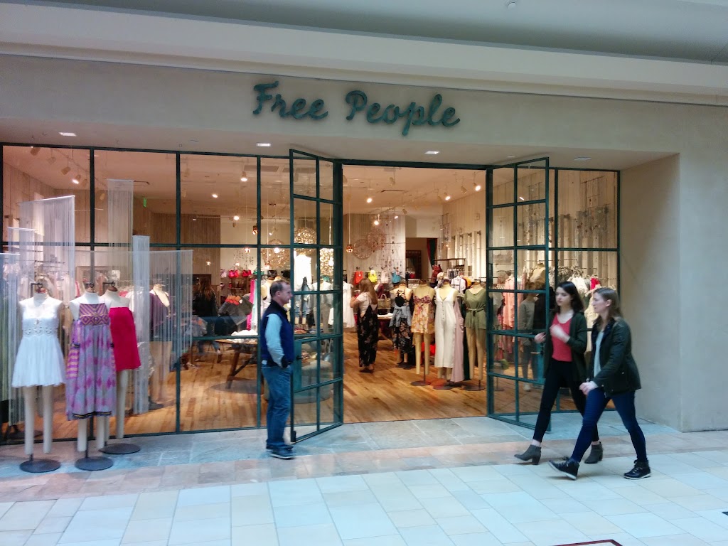 Free People | 75 Middlesex Turnpike, Burlington, MA 01803, USA | Phone: (781) 272-4217