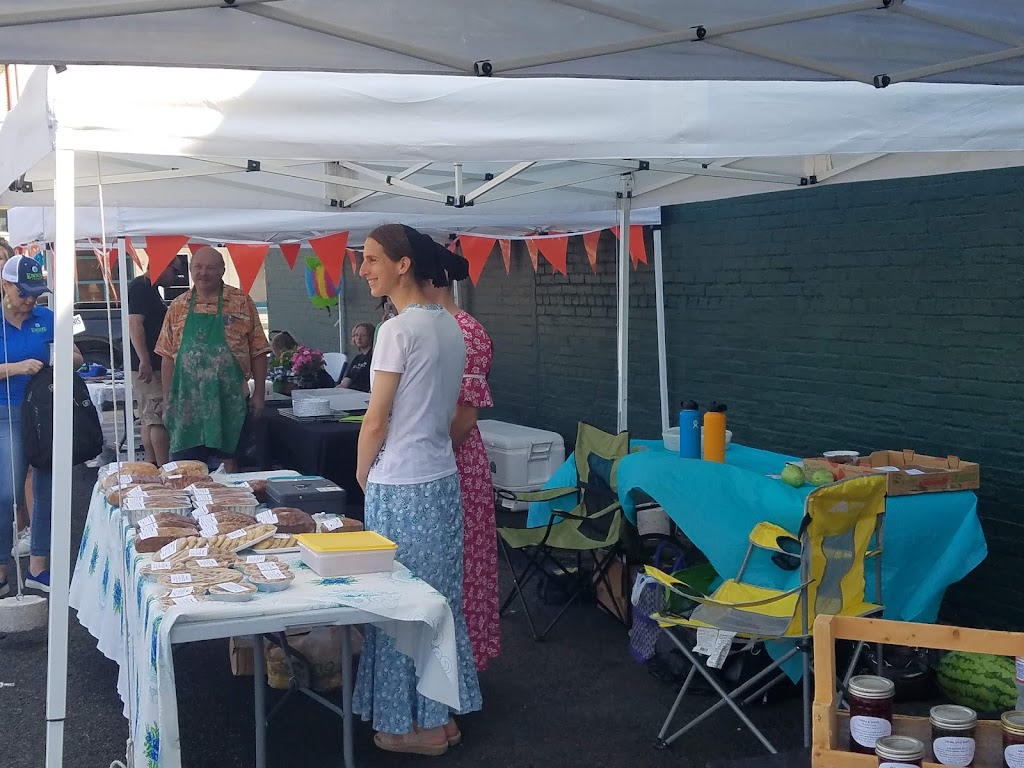 Ennis Bluebonnet Market | 119 N Dallas St, Ennis, TX 75119, USA | Phone: (972) 878-4748