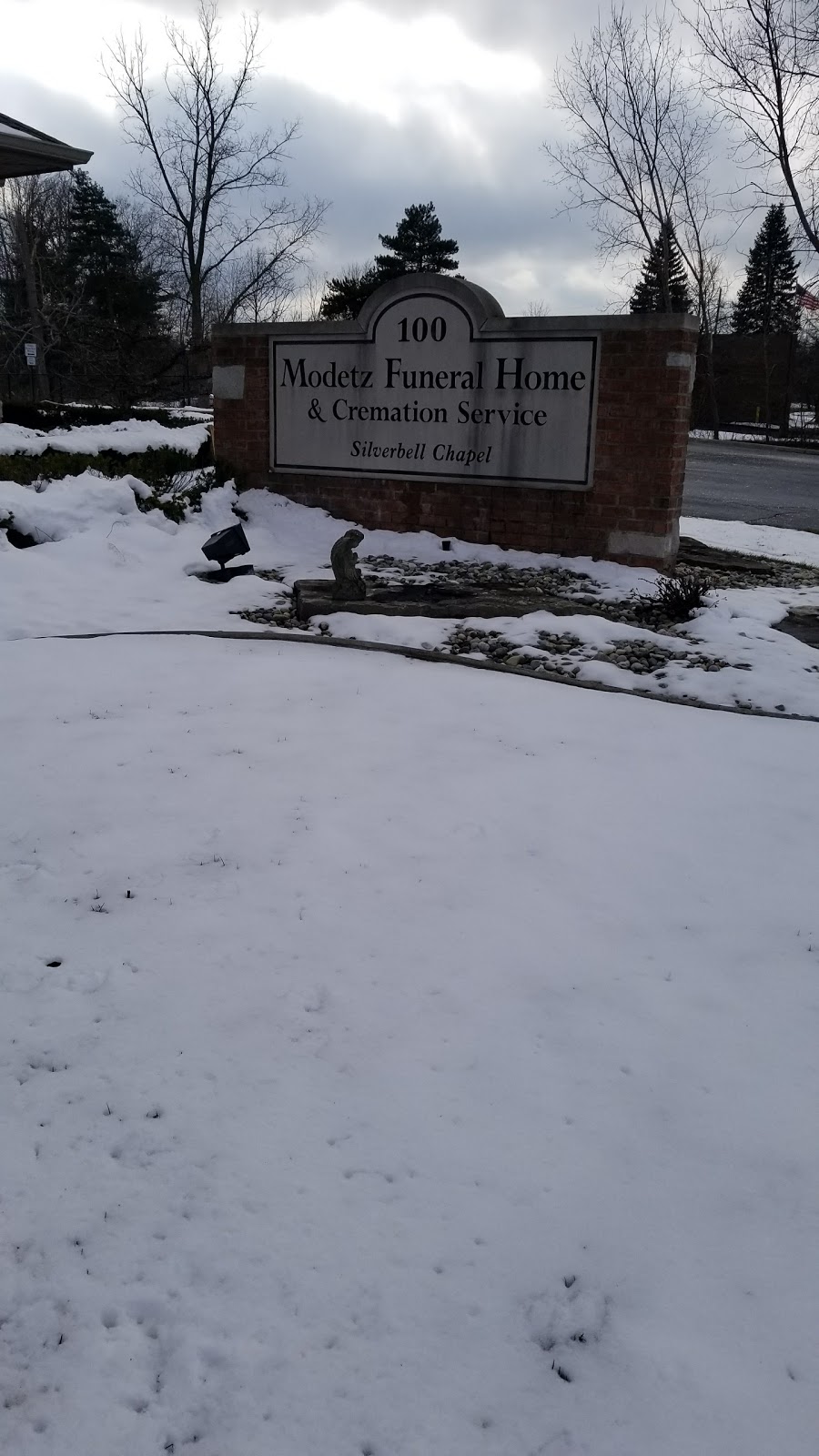 Modetz Funeral Home & Cremation Service Silverbell Chapel | 100 E Silverbell Rd, Orion Twp, MI 48360, USA | Phone: (248) 371-3777