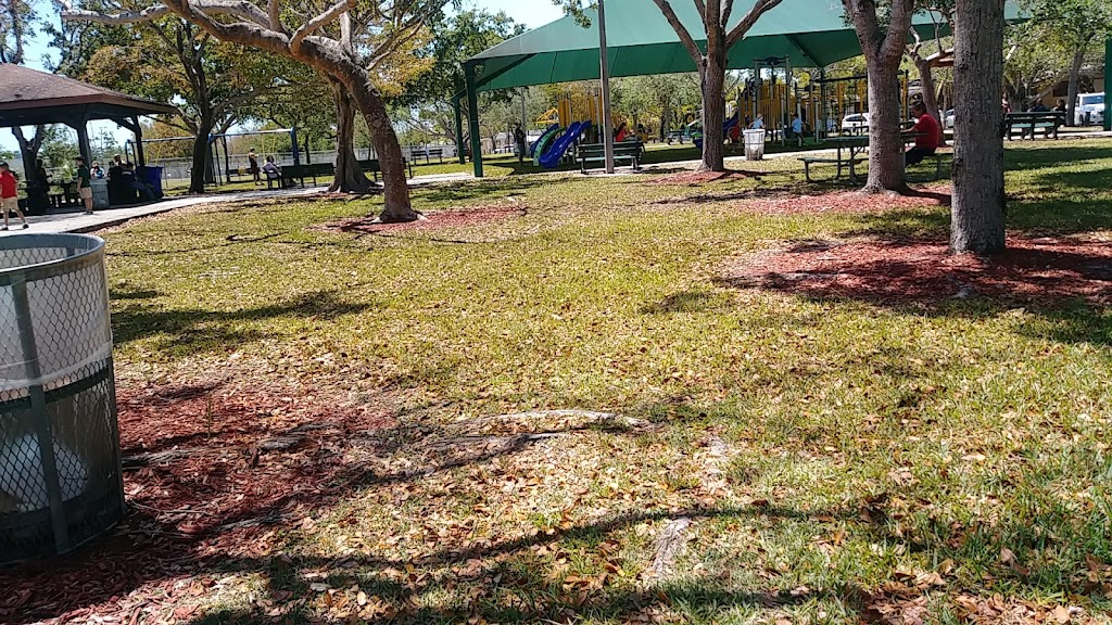 Whispering Pines Park | 8800 Ridgeland Dr, Cutler Bay, FL 33157, USA | Phone: (305) 234-4262