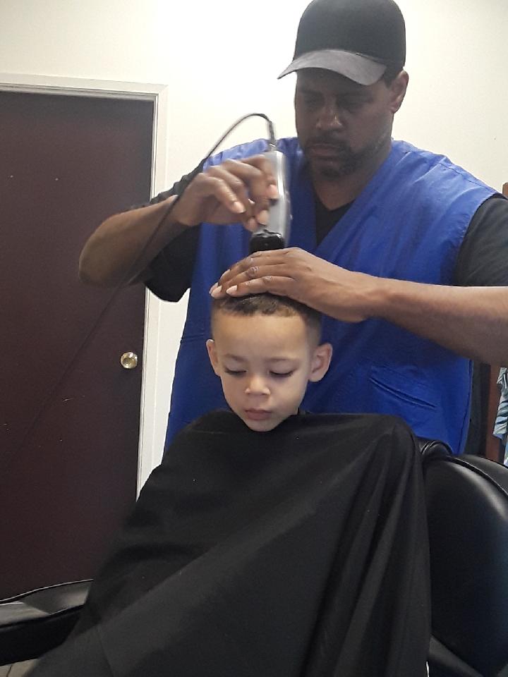 JLJR Unique Barbershop | 830 E 14th St, San Leandro, CA 94577, USA | Phone: (415) 917-0428