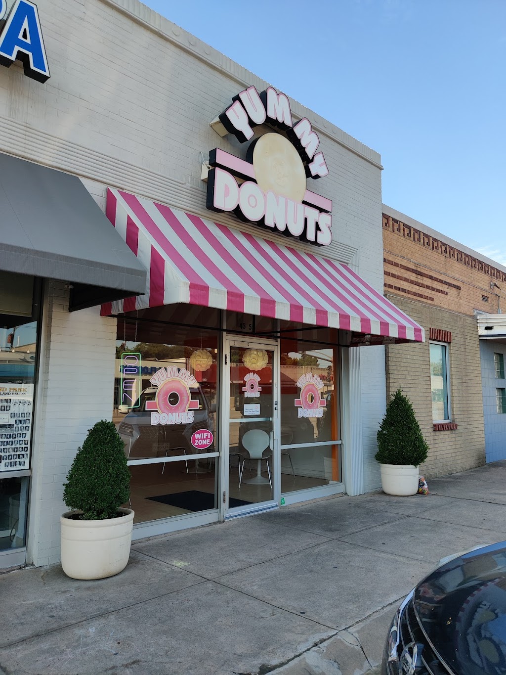 Yummy Donuts | 4355 Lovers Ln, Dallas, TX 75225, USA | Phone: (214) 520-7680