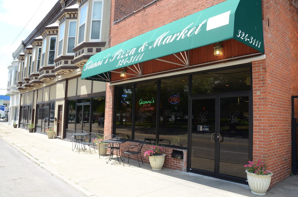 Giannis Pizza & Italian Ristorante | 121 E Union Ave, Litchfield, IL 62056, USA | Phone: (217) 324-3111