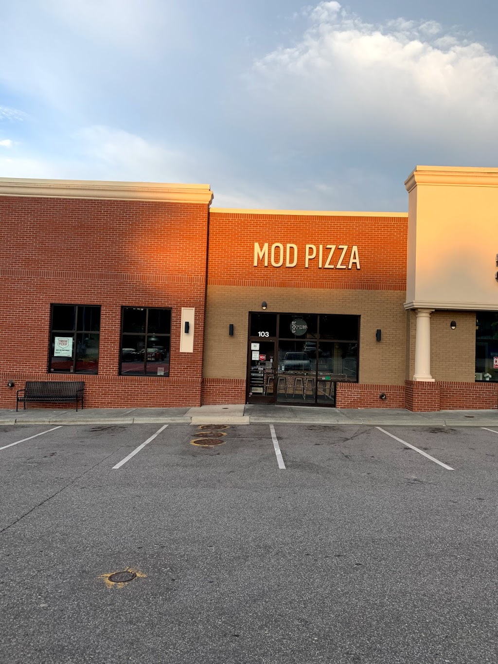 MOD Pizza | 2071 W Millbrook Rd Suite 103, Raleigh, NC 27612, USA | Phone: (919) 987-3668
