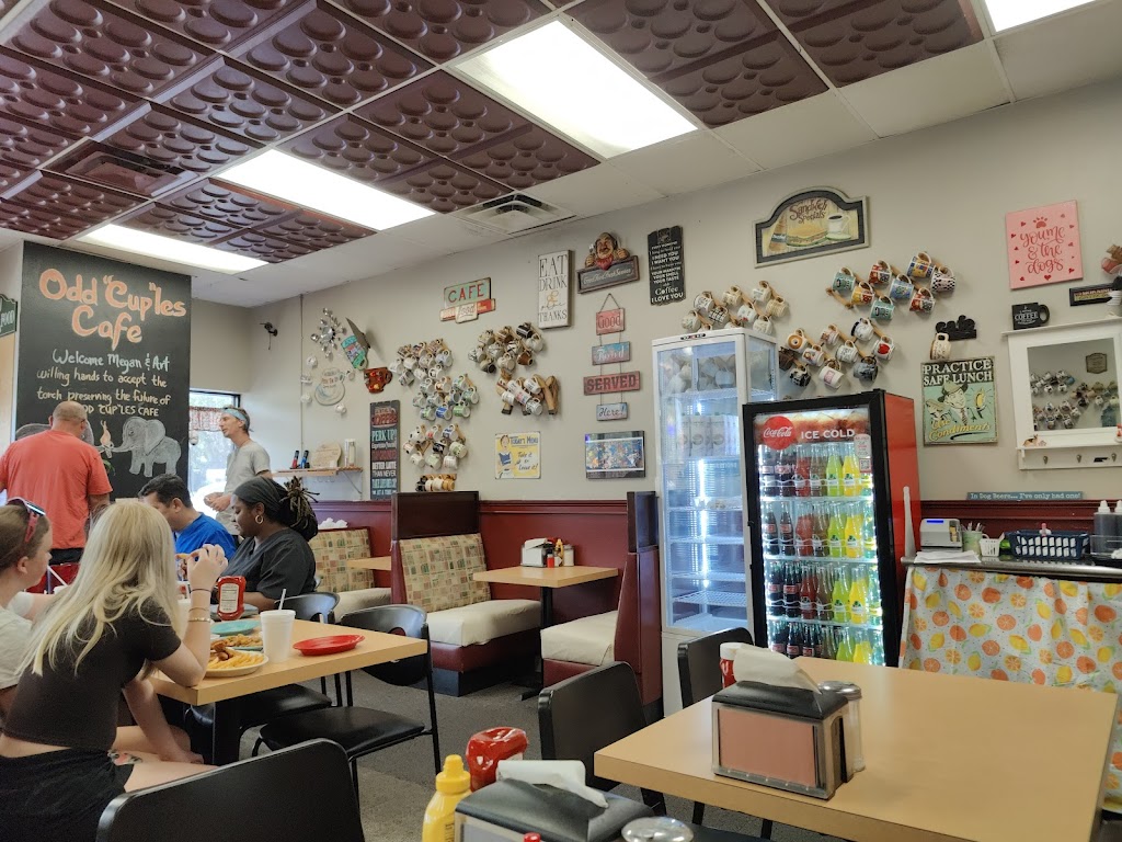 Odd Cuples Cafe | 117 W Belt Ave Suite D, Bushnell, FL 33513, USA | Phone: (352) 568-0408