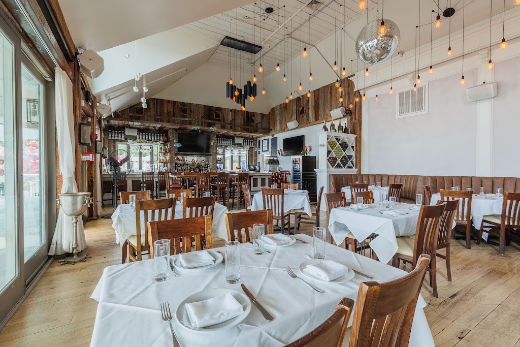 The Cove Restaurant & Oyster Bar | 74 Shore Rd #3427, Glen Cove, NY 11542, USA | Phone: (516) 676-1211