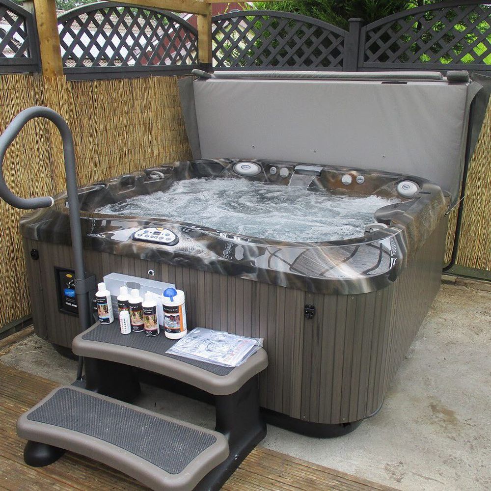 Jacuzzi Hot Tubs of Exton | 801 N Pottstown Pike, Exton, PA 19341, USA | Phone: (610) 590-4632