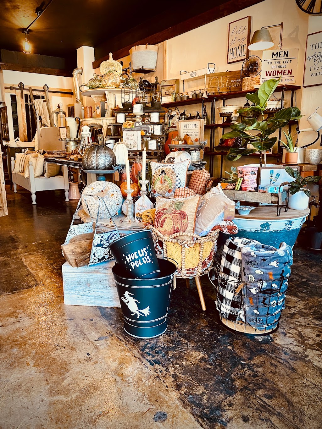 The Old Rustic Cottage | 23451 Crest Forest Dr #3405, Crestline, CA 92325, USA | Phone: (909) 589-0258