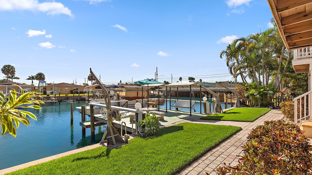 Dockside Villas | 2687 St Joseph Dr E, Dunedin, FL 34698, USA | Phone: (727) 831-1326