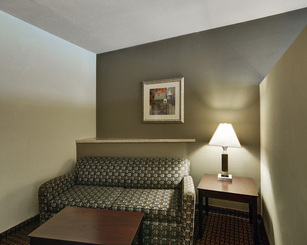 Comfort Inn & Suites Near Lake Lewisville | 8111 S Interstate 35, Corinth, TX 76210, USA | Phone: (940) 497-6300