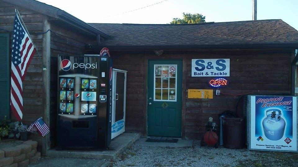 S S Bait and Tackle | 8975 W 600 S, Andrews, IN 46702, USA | Phone: (260) 468-2551