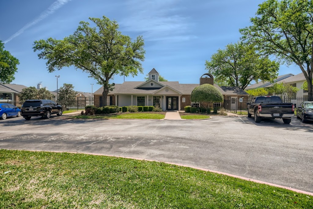 Villas at Waterchase Apartments | 165 N Old Orchard Ln, Lewisville, TX 75067 | Phone: (972) 736-9406