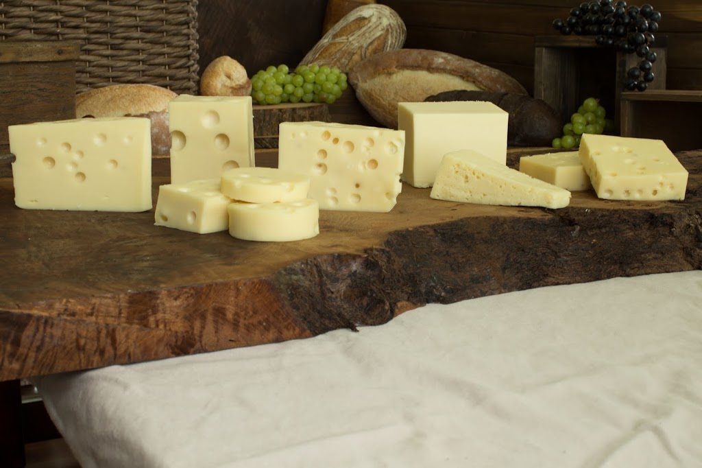 Rothenbühler Cheese Chalet | 15815 Nauvoo Rd, Middlefield, OH 44062, USA | Phone: (440) 632-5228