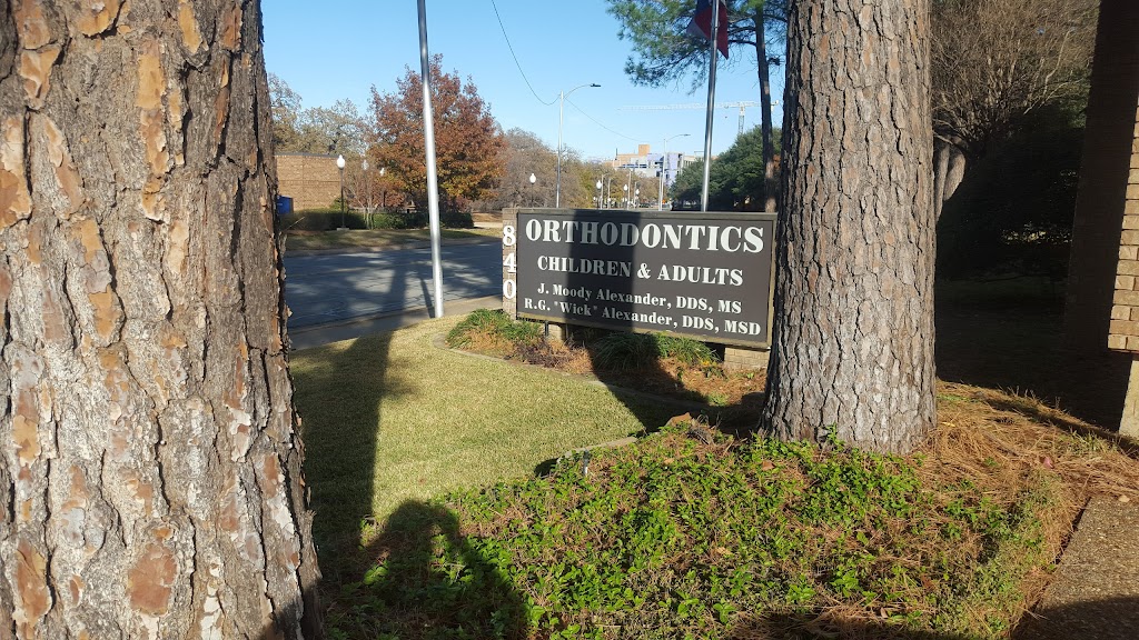 Drs. Alexander Orthodontics | 840 W Mitchell St, Arlington, TX 76013, USA | Phone: (817) 275-3233