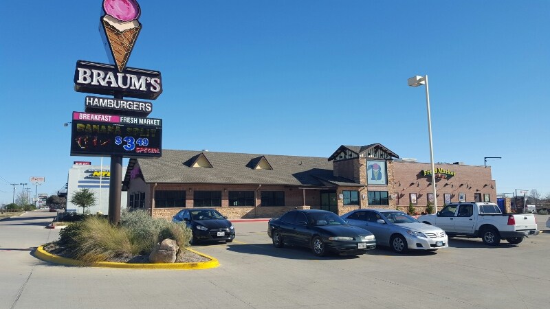 Braums Ice Cream & Dairy Store | 1085 SW Wilshire Blvd, Burleson, TX 76028, USA | Phone: (817) 447-1795