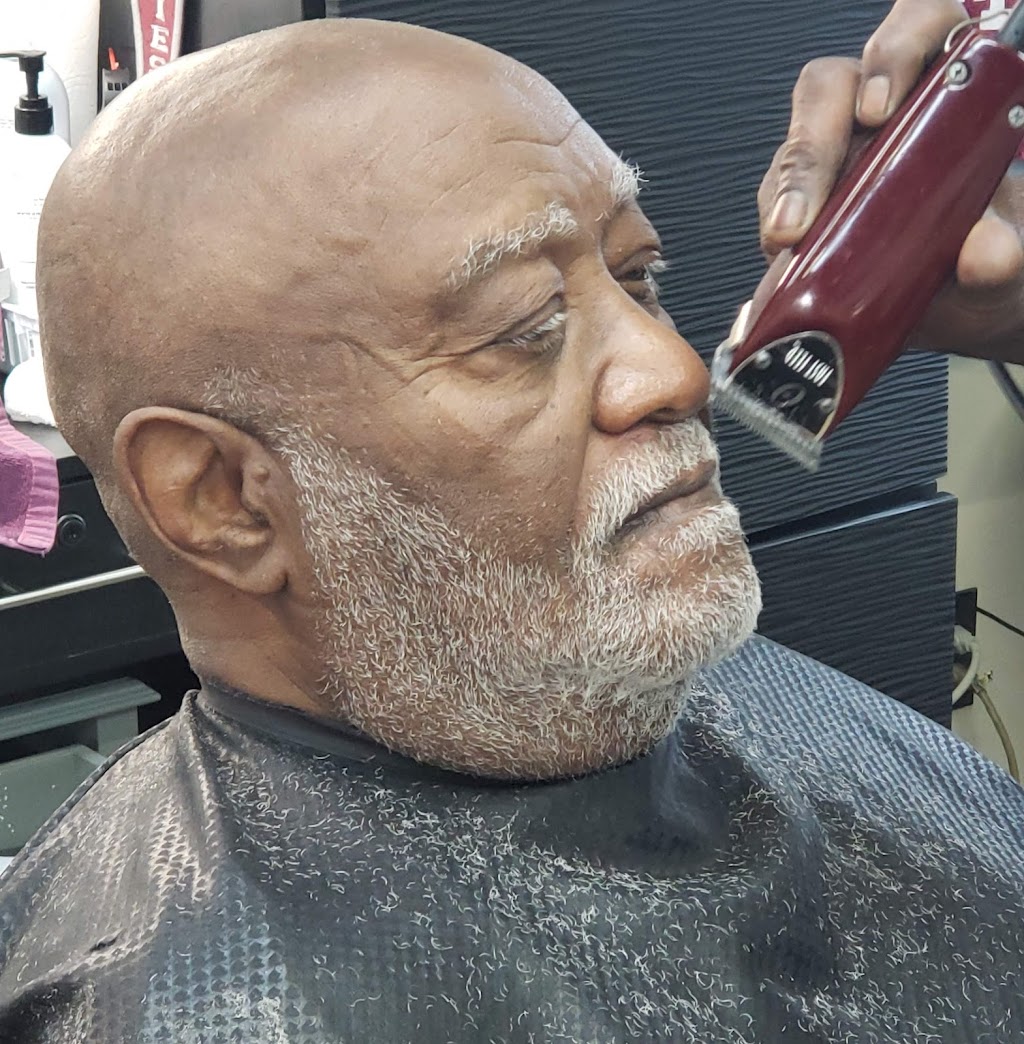 Perfect Stylzs barbershop & beauty Salon | 401 Ed Schmidt Blvd Unit 300, Hutto, TX 78634, USA | Phone: (512) 642-6882