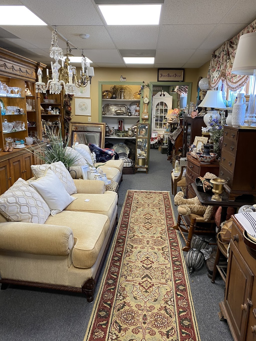 Serendipity Vintage Goods | 244 Newburyport Turnpike, Rowley, MA 01969, USA | Phone: (978) 228-8363