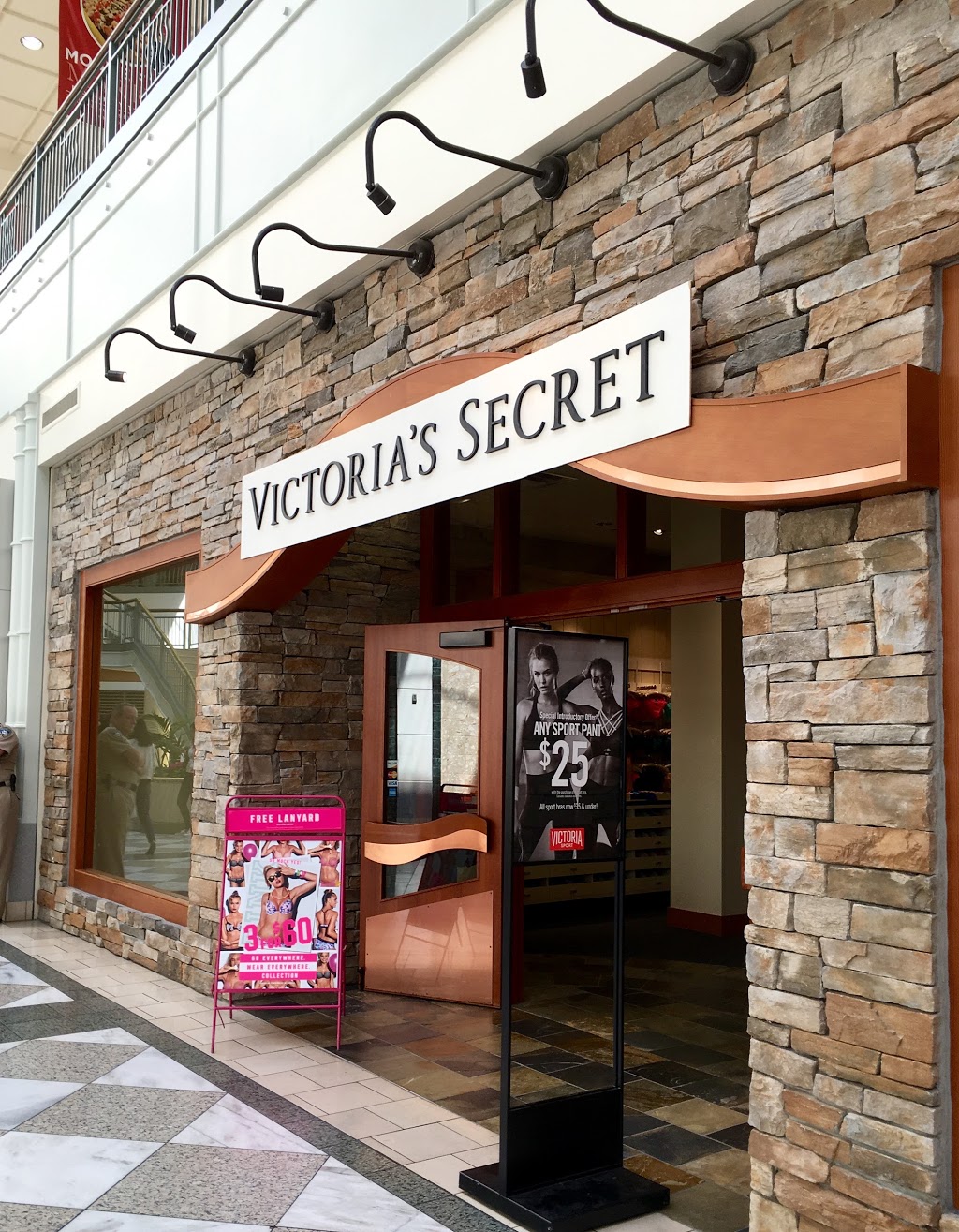 Victorias Secret & PINK | 60 31st Ave #400, San Mateo, CA 94403, USA | Phone: (650) 571-7623