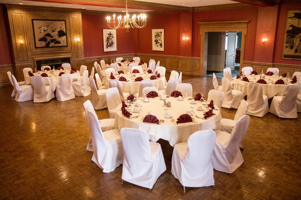 Maple Bluff Country Club | 500 Kensington Dr, Madison, WI 53704, USA | Phone: (608) 249-2144