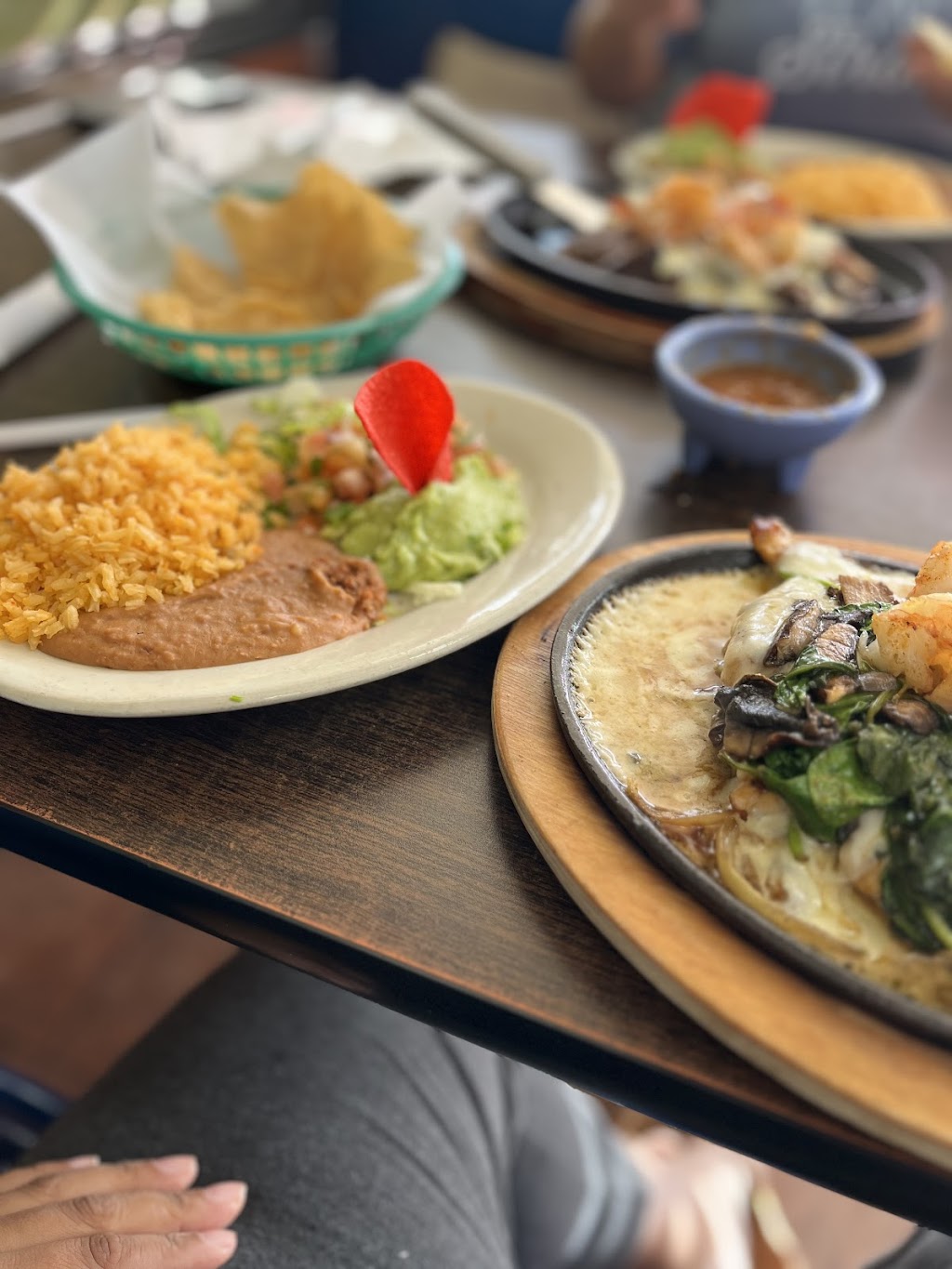 El Cardenal Mexican Restaurant | 13825 US-59 BUS, Splendora, TX 77372, USA | Phone: (281) 689-1417