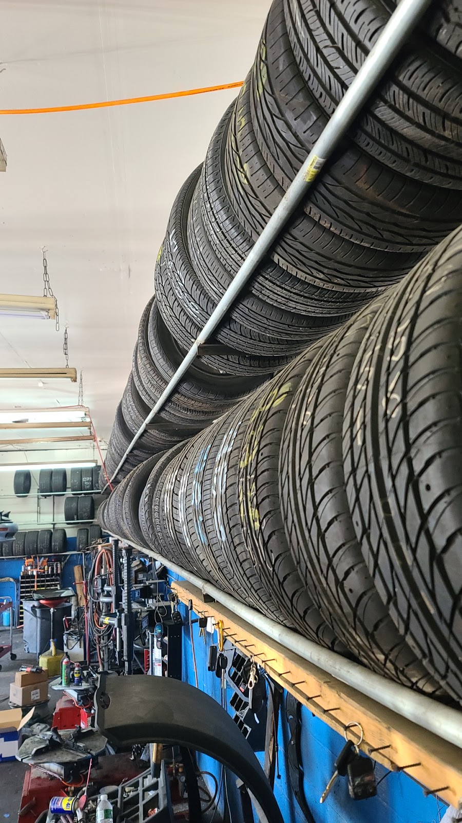 Staten Island Auto and Used Tires | 4225 Amboy Rd, Staten Island, NY 10308, USA | Phone: (718) 227-7800