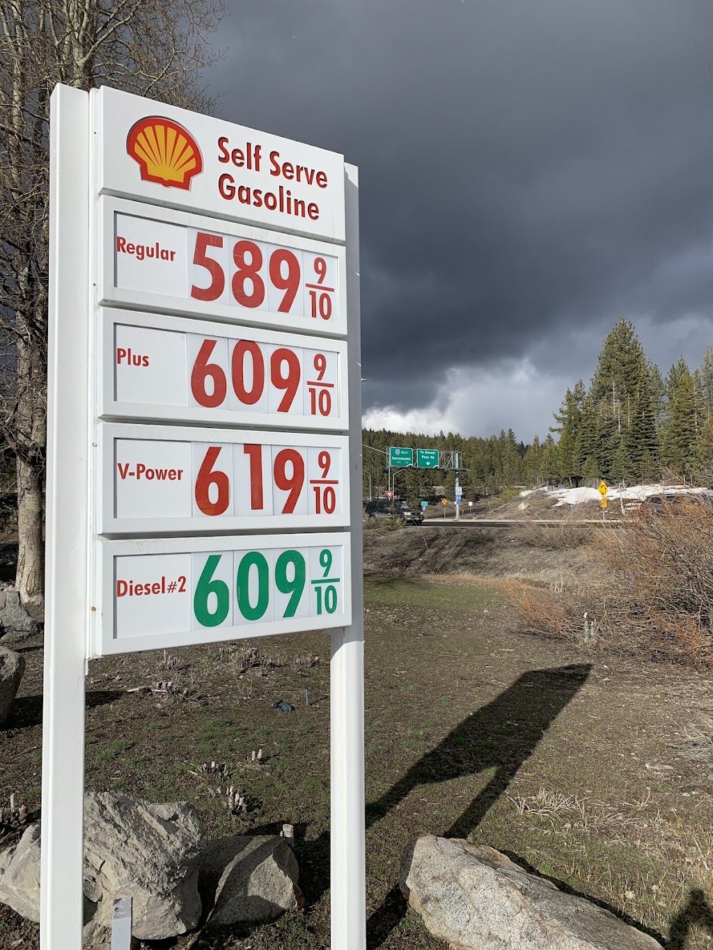 Shell | 10278 CA-89, Truckee, CA 96161, USA | Phone: (530) 587-3853