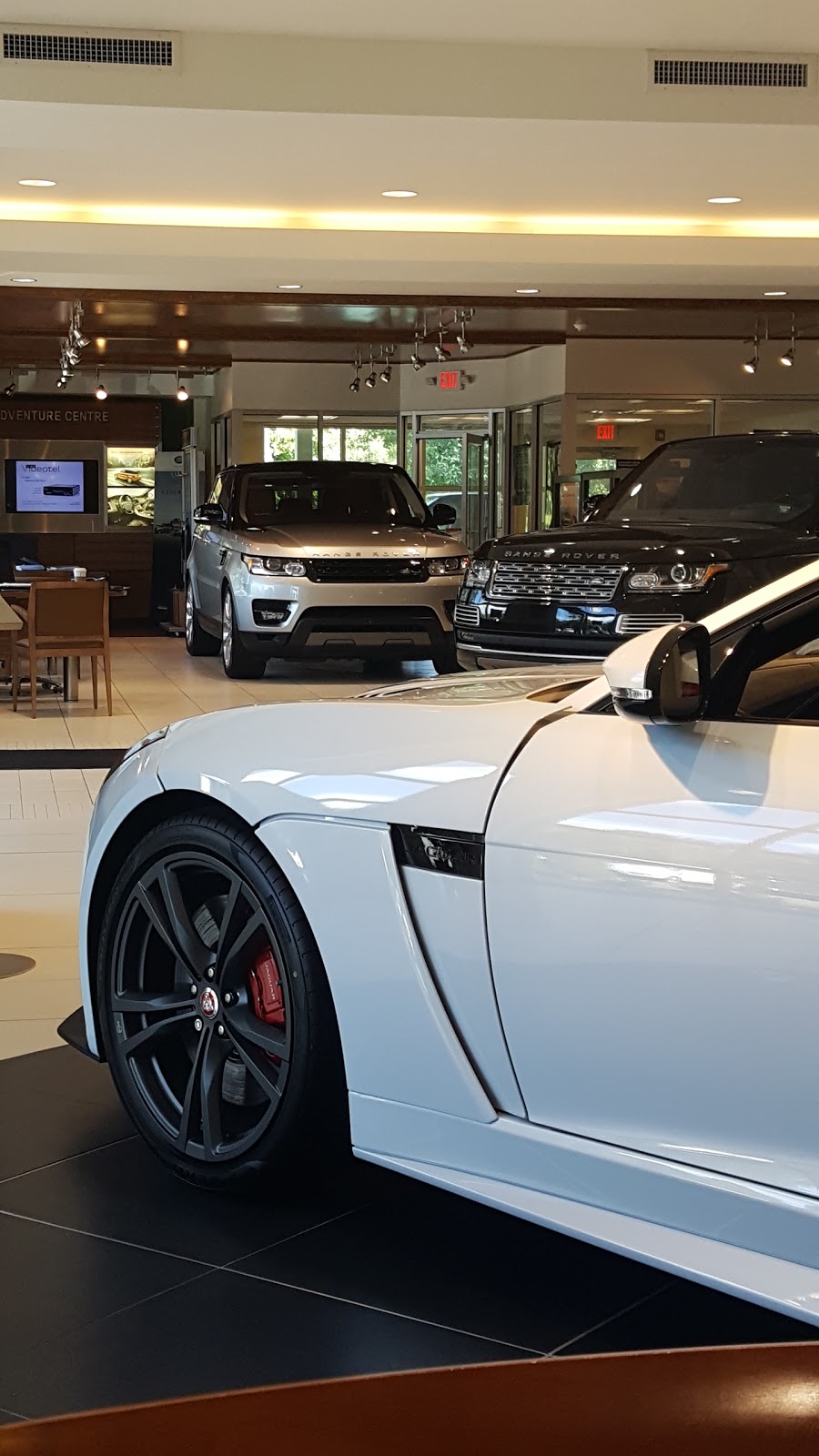 Land Rover Albany | 347 New Karner Rd, Albany, NY 12205, USA | Phone: (518) 224-7223