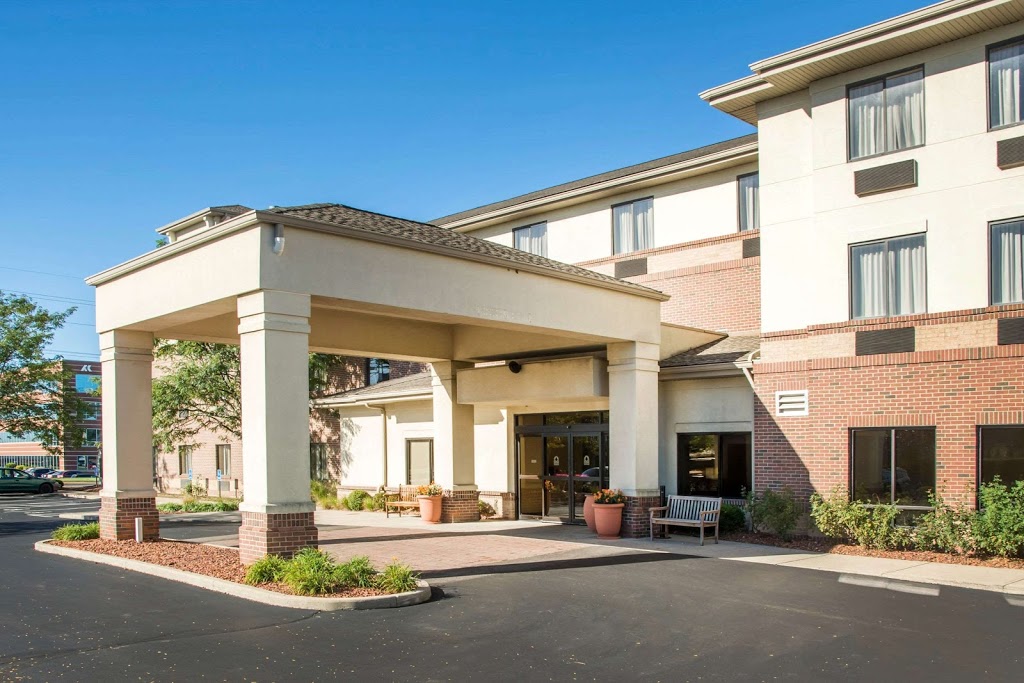 Comfort Inn & Suites West Chester - North Cincinnati | 5944 West Chester Rd, West Chester Township, OH 45069 | Phone: (513) 795-0061