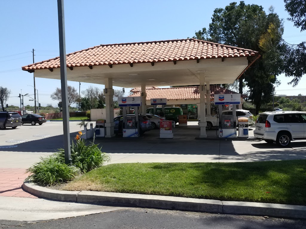 Chevron ExtraMile Claremont | 699 E Foothill Blvd, Claremont, CA 91711, USA | Phone: (909) 621-4991