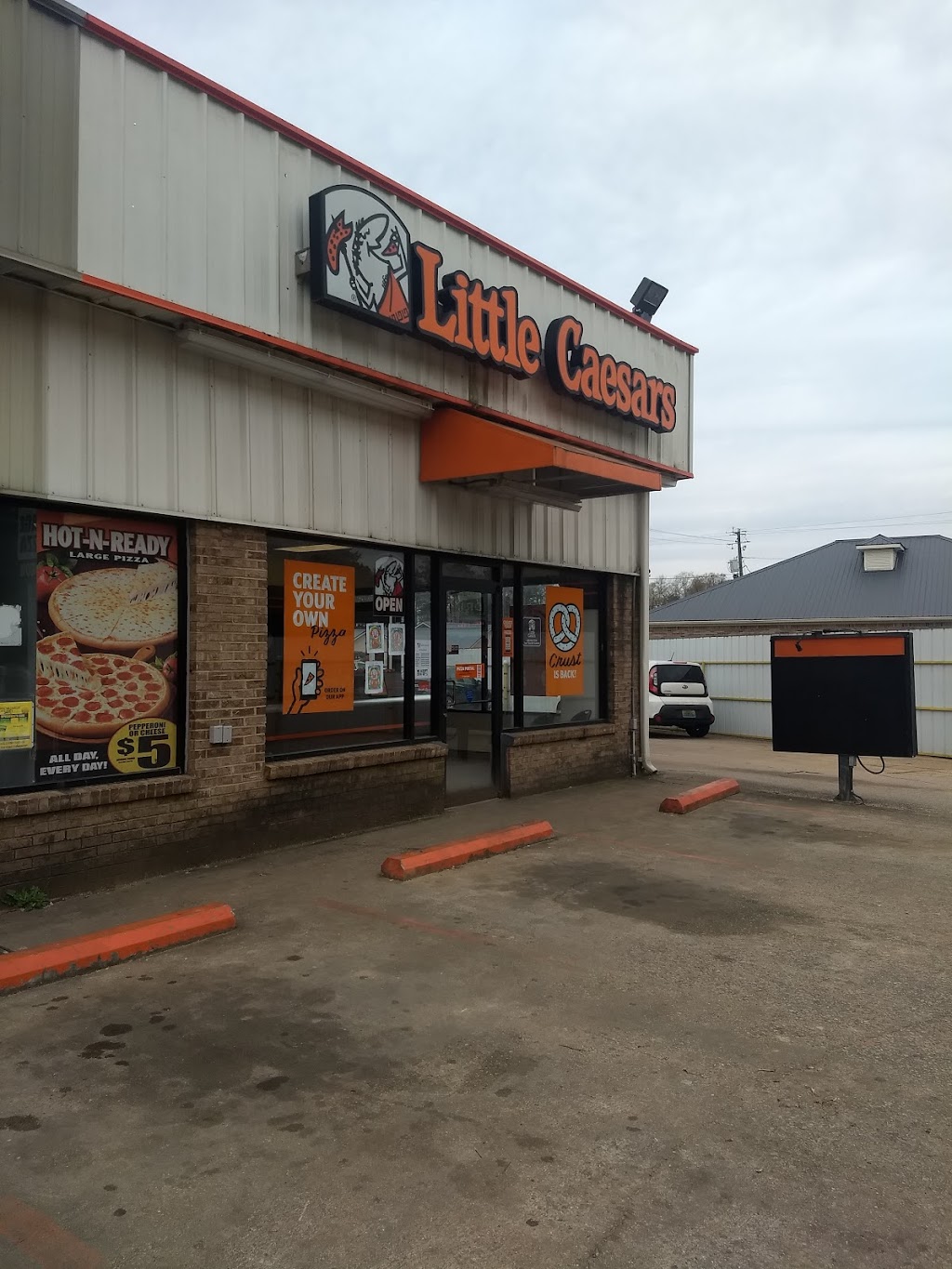 Little Caesars Pizza | 28869 AL-5, Woodstock, AL 35188, USA | Phone: (205) 938-2333