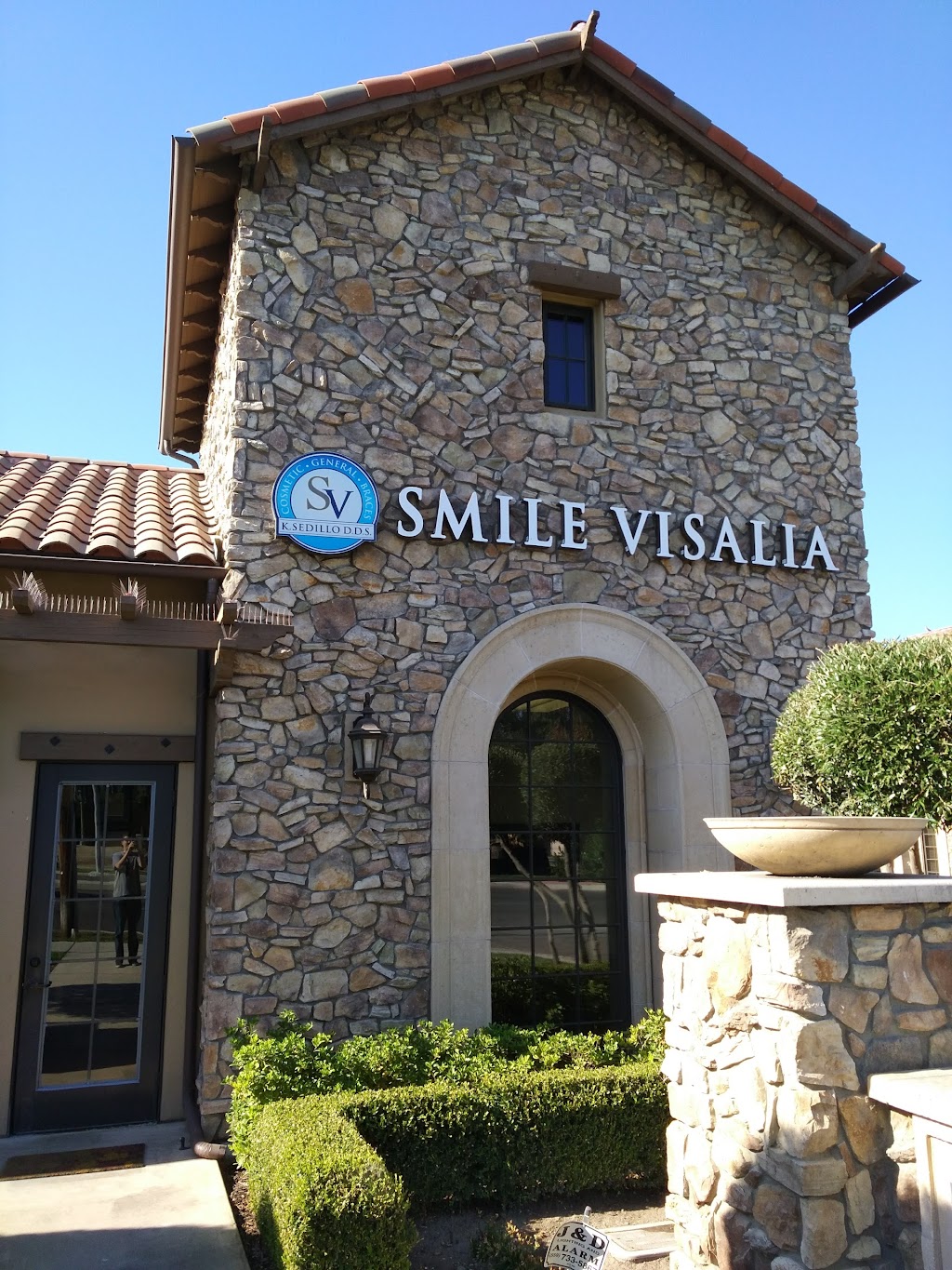 Smile Visalia | 215 E Caldwell Ave B, Visalia, CA 93277, USA | Phone: (559) 734-7035