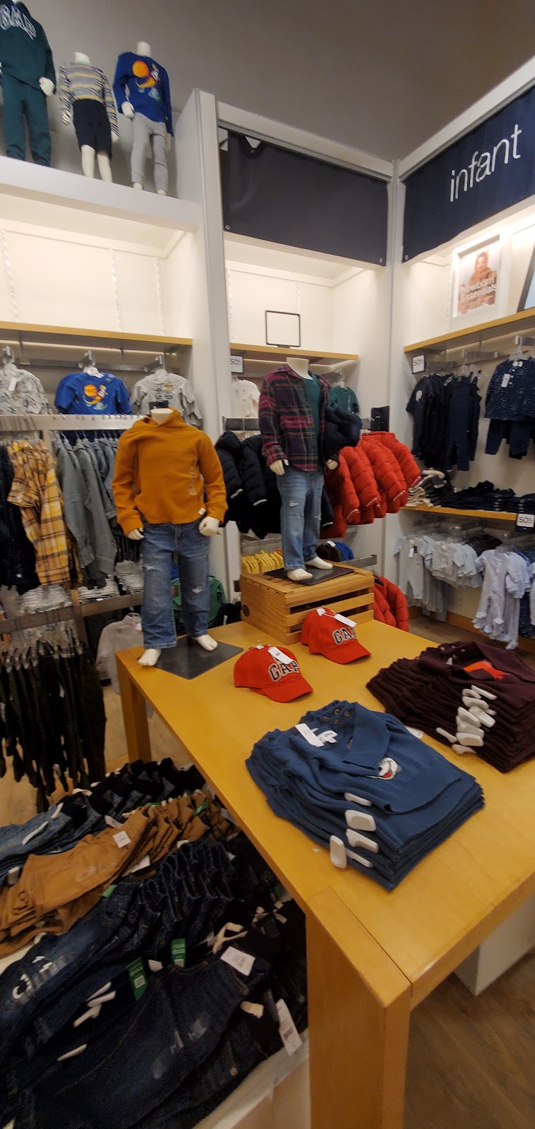 Gap Factory | 301 Tanger Dr Space #215, Terrell, TX 75160, USA | Phone: (972) 551-2055