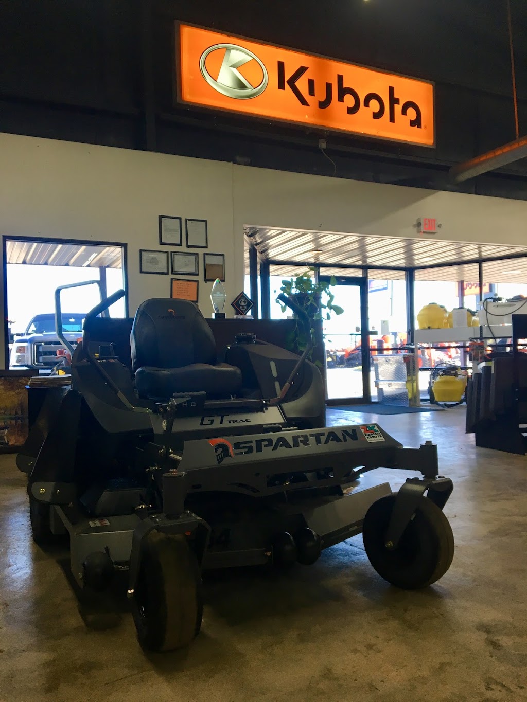 Zimmerer Kubota & Equipment | 3218 US-82, Gainesville, TX 76240, USA | Phone: (940) 668-7861