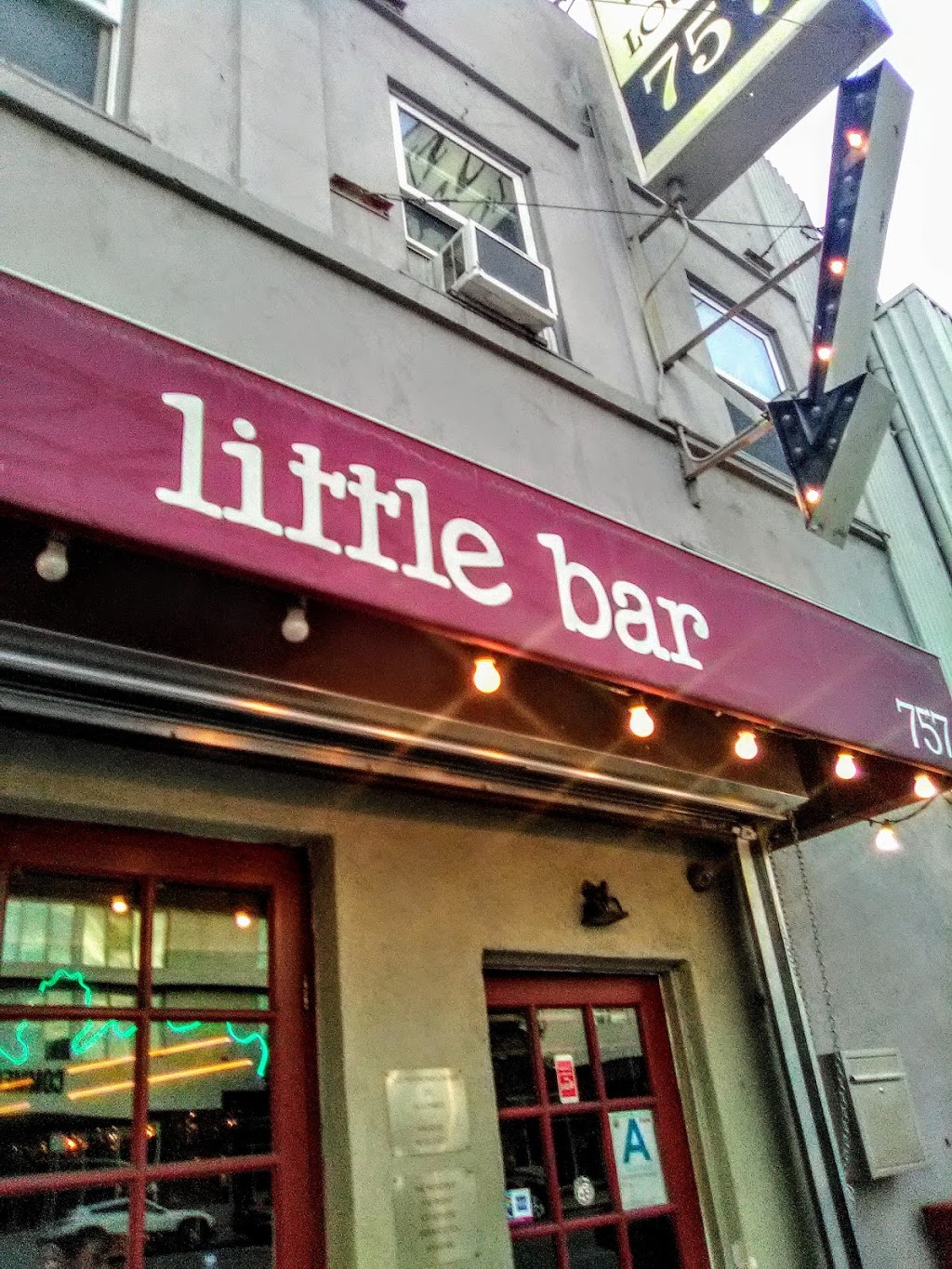 The Little Bar | 757 S S La Brea Ave, Los Angeles, CA 90036 | Phone: (323) 433-4044