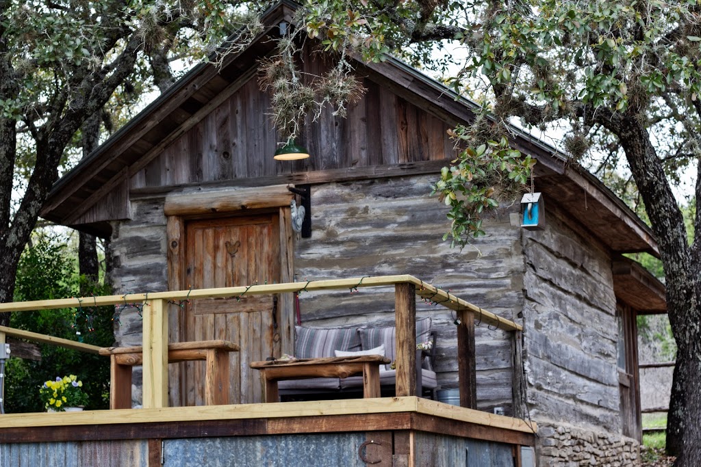 Chanticleer Log Cabin | 530 Lost Cove Dr, Spicewood, TX 78669, USA | Phone: (512) 626-6627