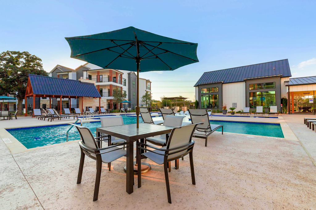 East Vue Ranch Apartments | 460 Bastrop Hwy SB, Austin, TX 78741, USA | Phone: (512) 729-1695