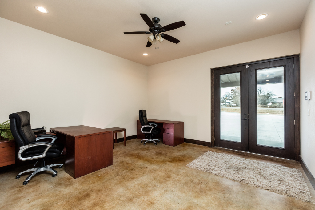 Azle Office Suites | 14545 Farm to Market Rd 730 N, Azle, TX 76020 | Phone: (817) 381-6170