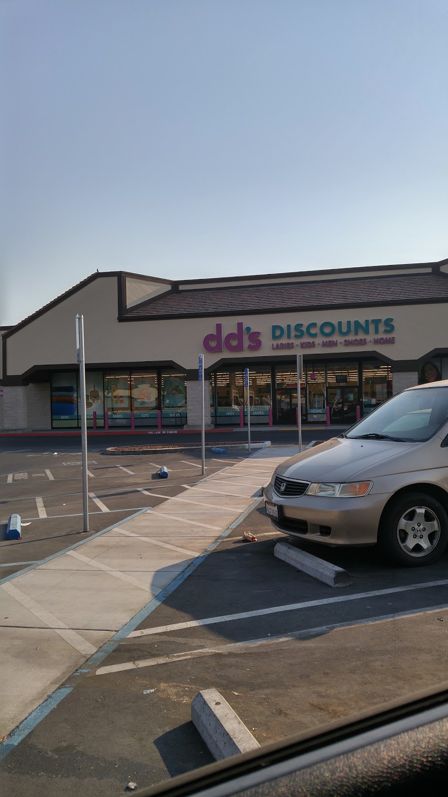 dds DISCOUNTS | 601 N Golden State Blvd, Turlock, CA 95380 | Phone: (209) 656-1753