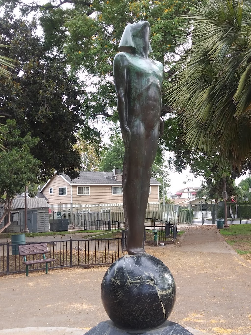 De Longpre Park | 1350 N Cherokee Ave, Los Angeles, CA 90028, USA | Phone: (323) 664-1407