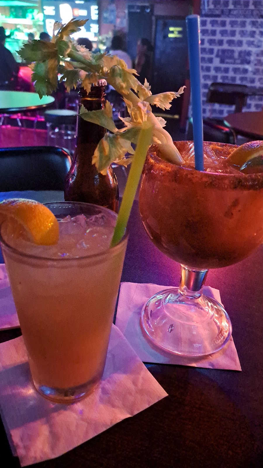 Americas Sports Bar | 303 N Great SW Pkwy, Arlington, TX 76011, USA | Phone: (214) 952-6710