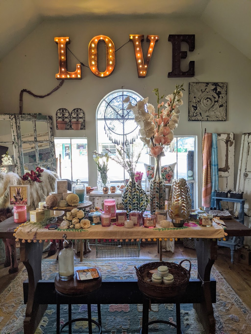Shop the Tree House | 13615 Ranch Rd 12, Wimberley, TX 78676, USA | Phone: (512) 722-3315